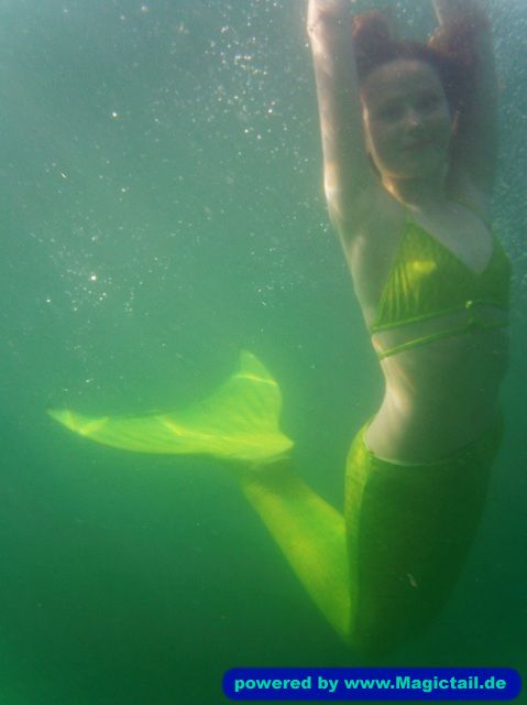 Mermaid im Wasser:Es ist wunderbar, eine Meerjungfrau zu sein!-Mermaid