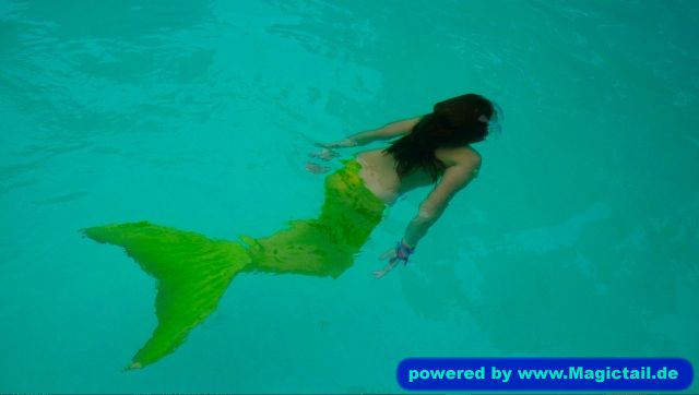 Mermaids at the beach:Schwimmen ist so viel Spass ...-jackiesky