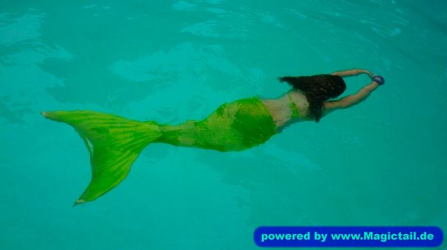 Mermaids at the beach:schwimmen ist so viel Spass ...-jackiesky