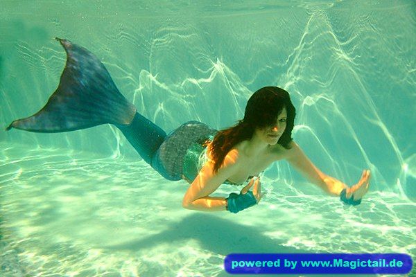 Model Lisa van Li als Meerjungfrau:Swimming through Light-Lisa van Li
