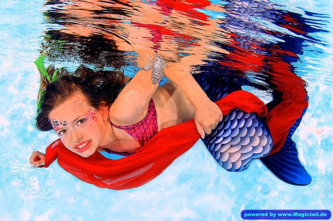 Mermaid H2O Unterwasser Fotoshooting:H2OFoto.de - Unterwasser Fotostudio für Meerjungfrauen-taucher