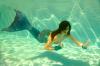 Model Lisa van Li als Meerjungfrau :: Swimming through Light