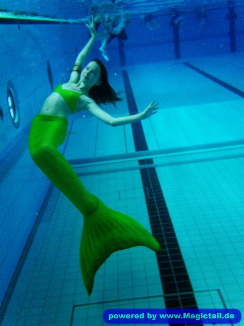 Mermaid im Wasser:Verzwickte Pose :P-Mermaid